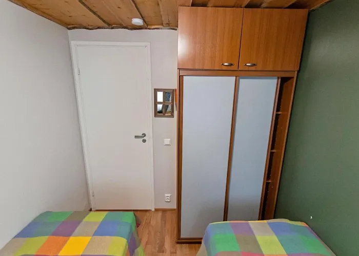 Hankipolku 7b - Ukuli By Interhome